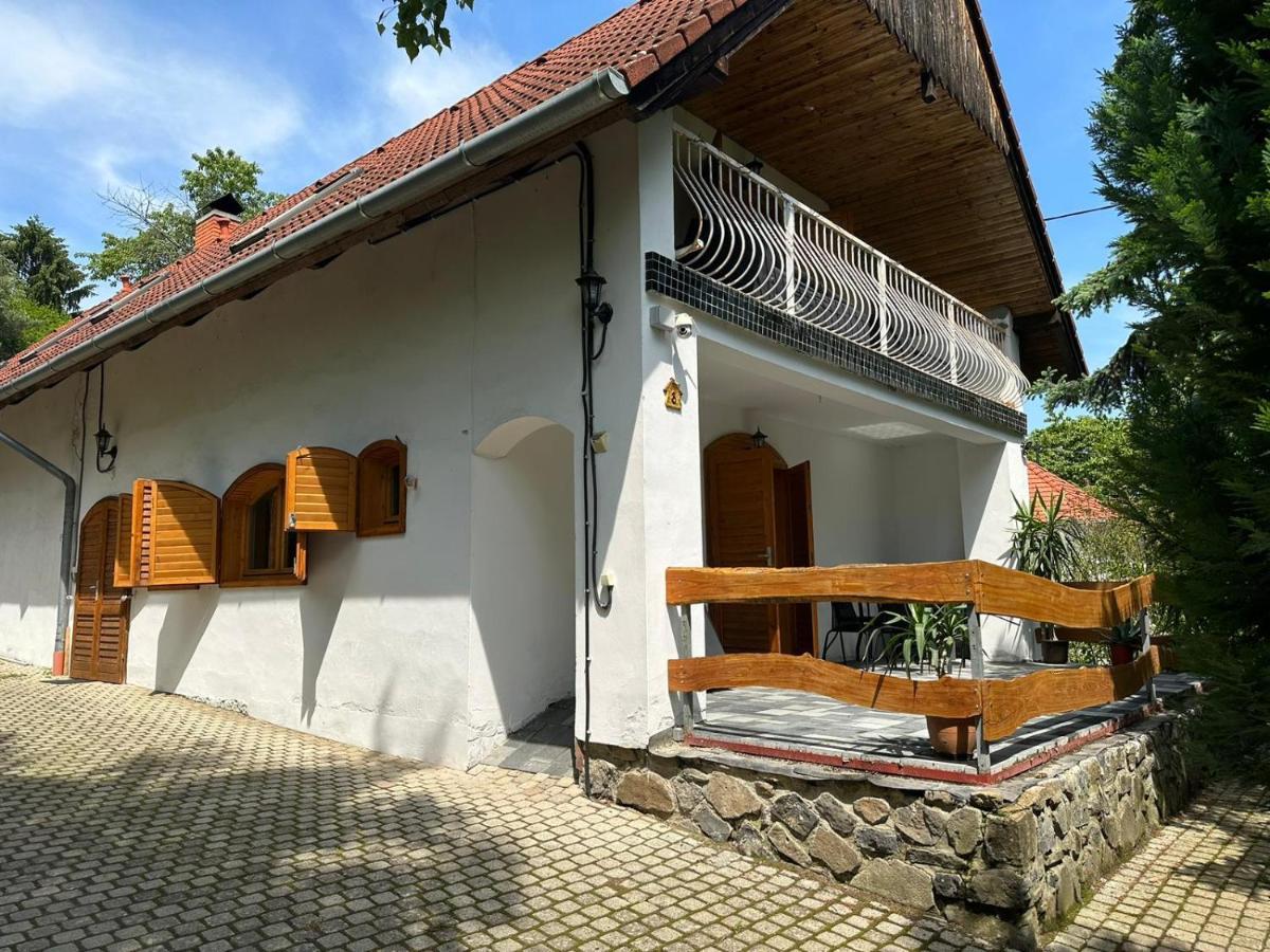 Вилла Parraghegy Apartman Zalaszanto Экстерьер фото